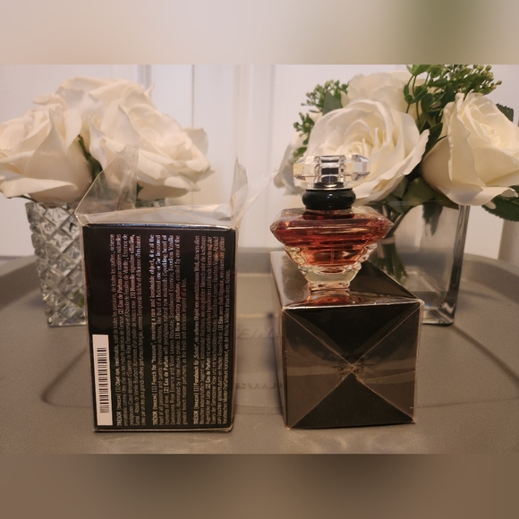 July 2013 Tresor Lumineuse by Lancome EDP / L'Eau De Parfum; 30ml / 1.0 fl.oz - Picture 3 of 16